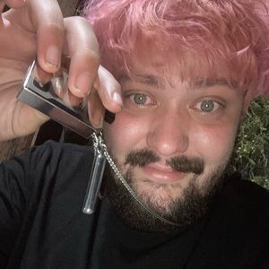 Meet your Posher, Lloyd